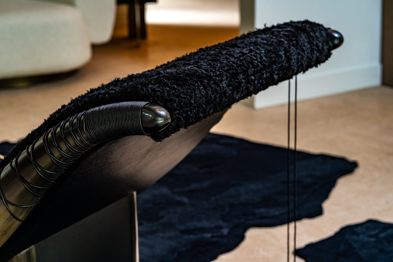 THE SIGNATURE CHAISE NO. 1