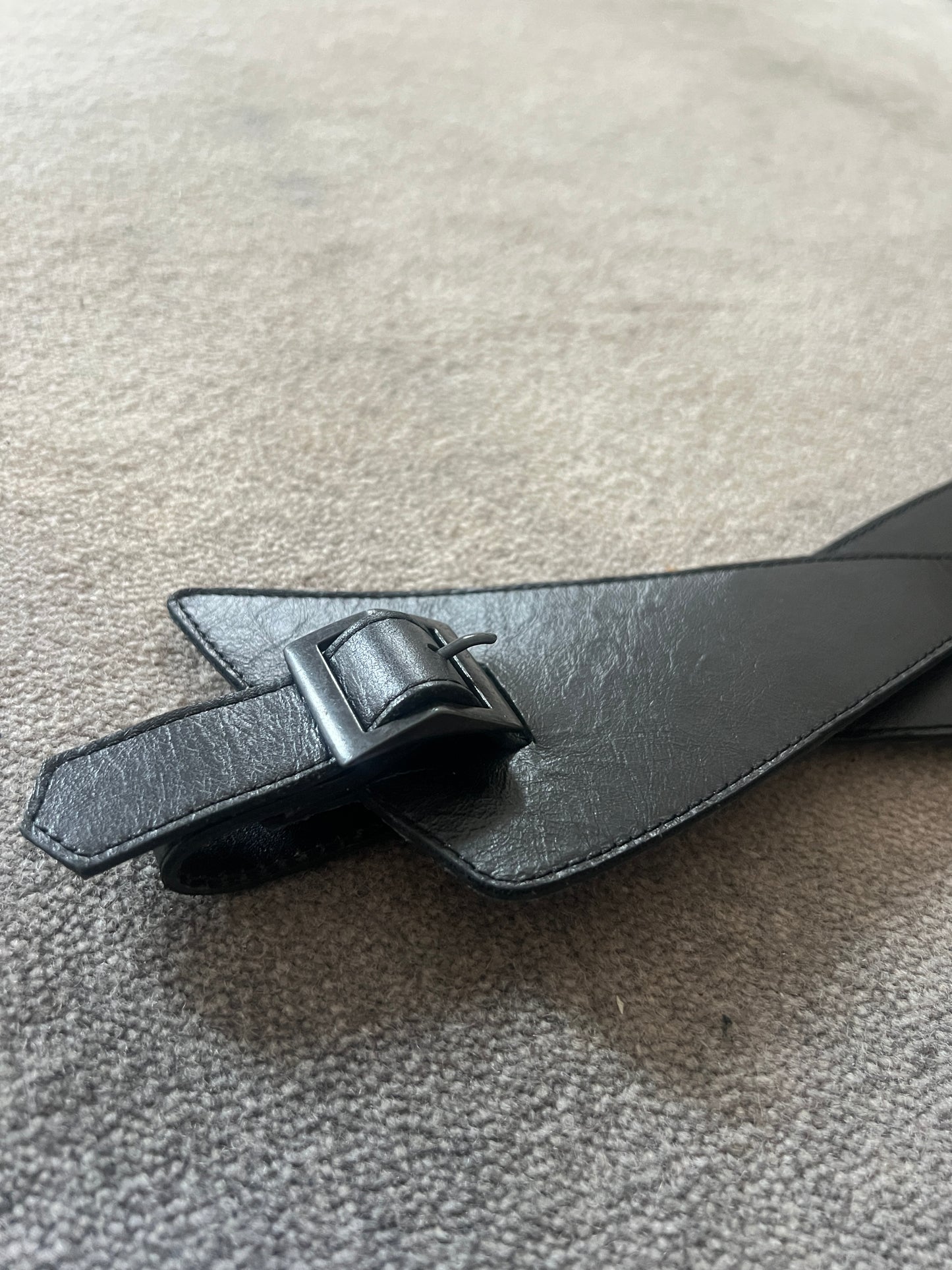 LA MAÎTRESSE CROSS BELT / BLACK LEATHER / LIMITED EDITION