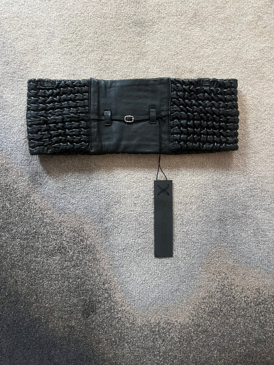 STÆRK ARCHIVE | 
THE CAVALIÉR SHIRRED BELT / BLACK LEATHER / LIMITED EDITION