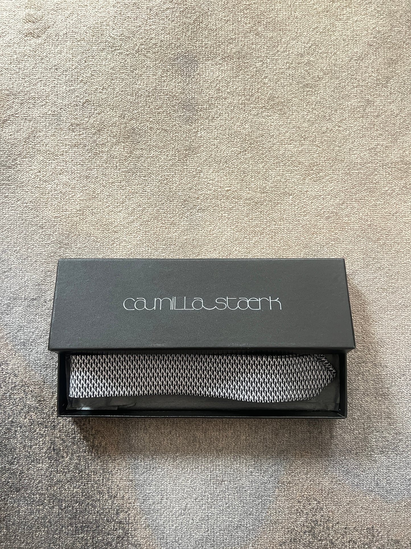 THE PANTHER TIE / SILVER W/ BLACK / LIMITED EDITION