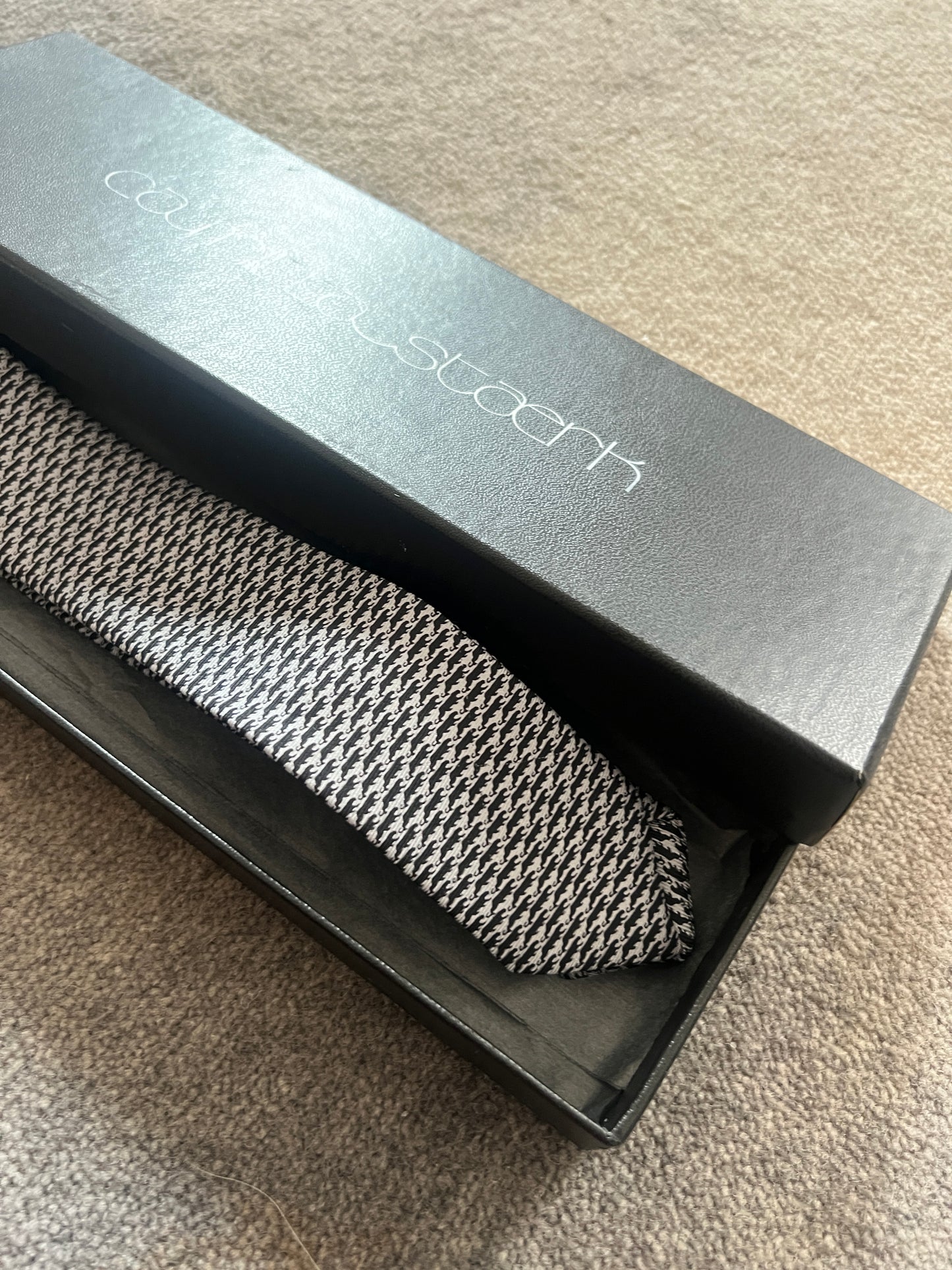 THE PANTHER TIE / SILVER W/ BLACK / LIMITED EDITION