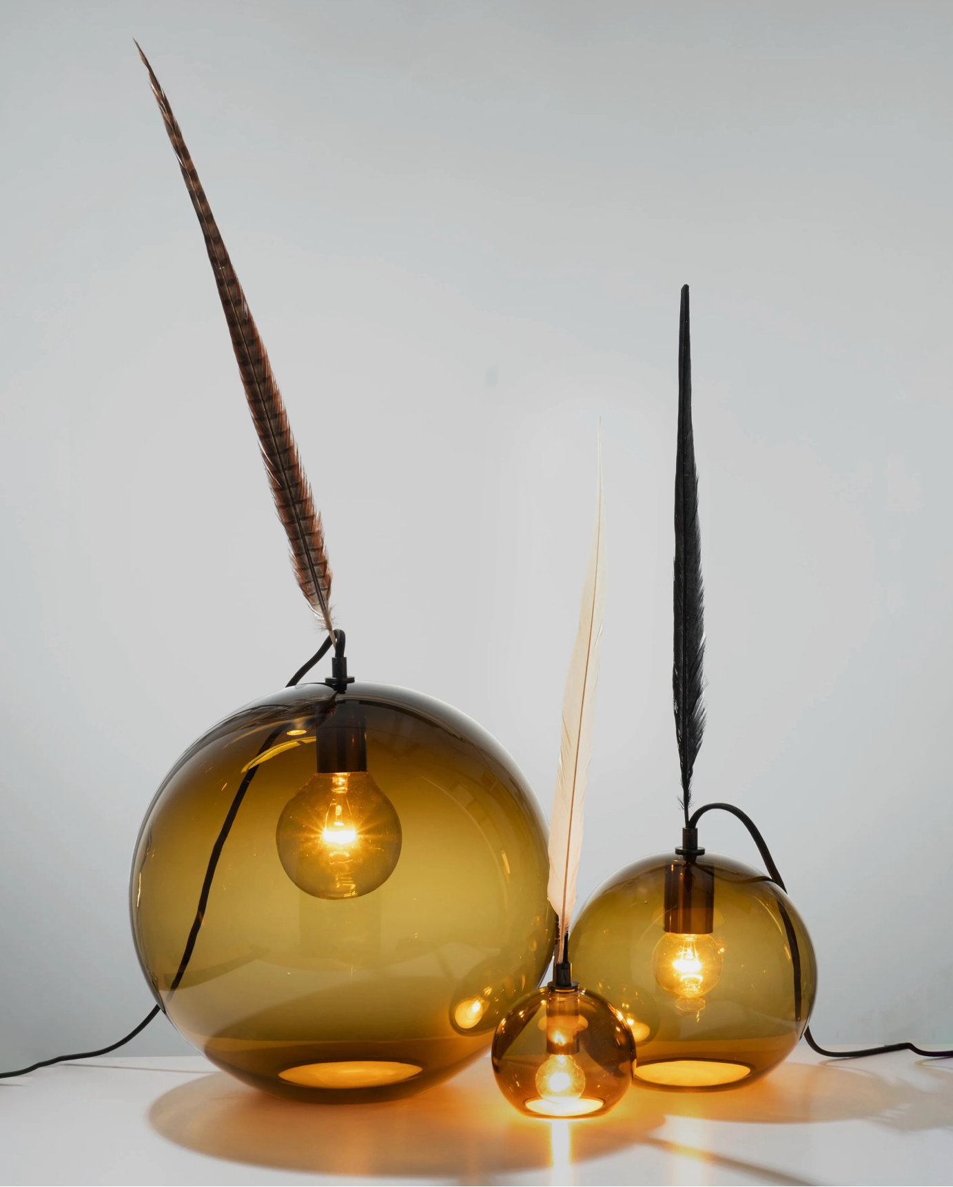 THE SMOKY FEATHER TABLE LAMP