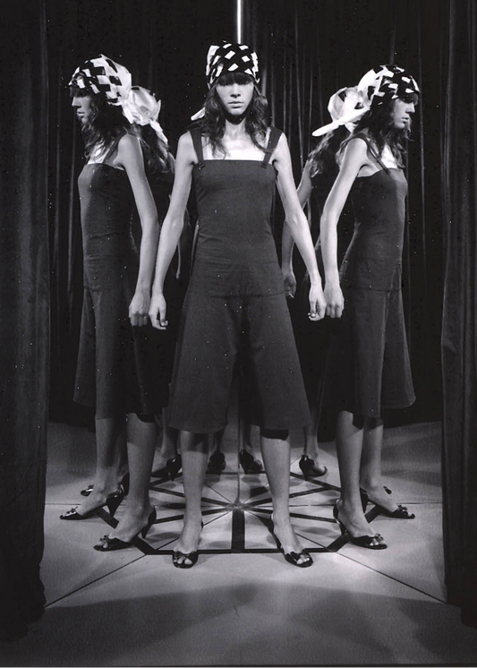STÆRK ARCHIVE | 
THE EILEEN GRAY SCARF / WHITE & BLACK / LIMITED EDITION
