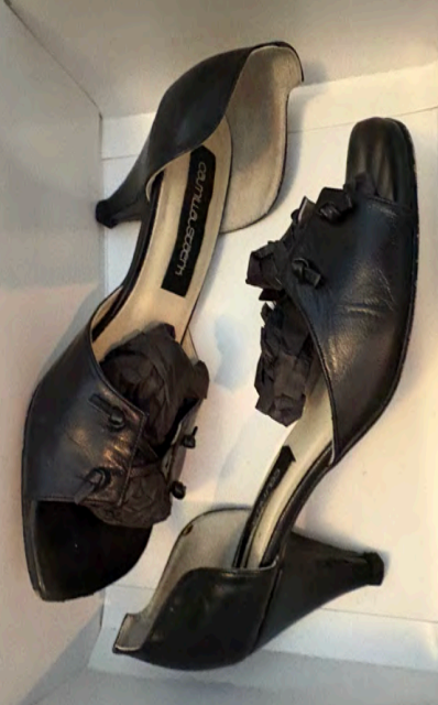 STÆRK ARCHIVE | EILEEN GRAY KNOT STRING SLIDE / BLACK & MINT