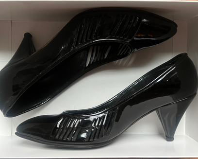 STÆRK ARCHIVE | THE WILD SWANS CUTOUT HEEL / ASSORTED
