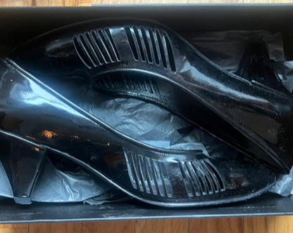 STÆRK ARCHIVE | THE WILD SWANS CUTOUT HEEL / ASSORTED