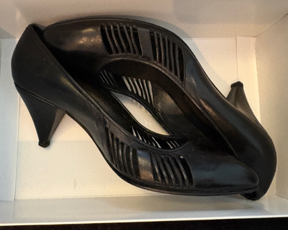 STÆRK ARCHIVE | THE WILD SWANS CUTOUT HEEL / ASSORTED
