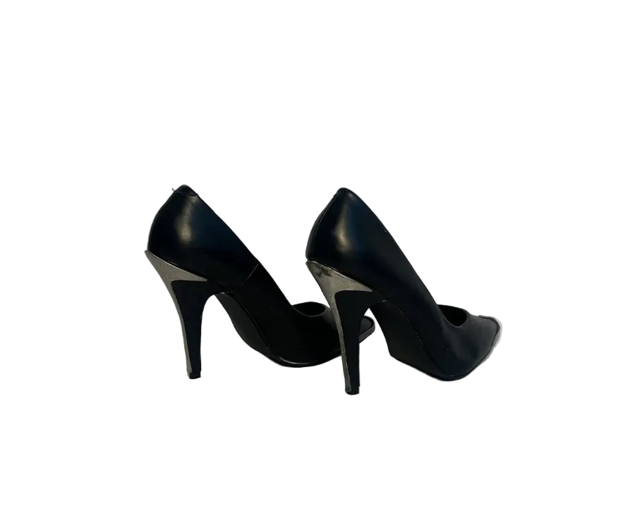 STÆRK ARCHIVE | THE PHOTOGRAPHER STEEL CAP HEELS / BLACK