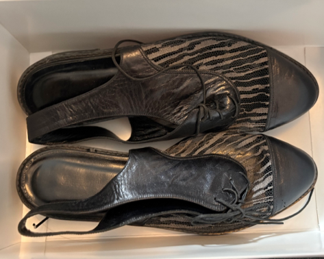 STÆRK ARCHIVE | THE STORYTELLER SLINGBACK LACE-UP MULES / BLACK W/ GREY