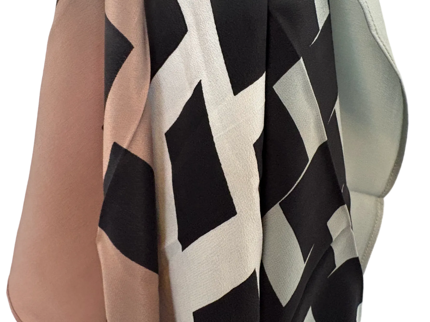 STÆRK ARCHIVE | 
THE EILEEN GRAY SCARF / WHITE & BLACK / LIMITED EDITION